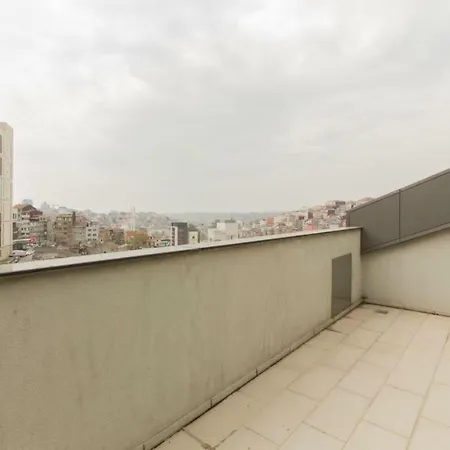 Cts Elysium Duplex Apt. 85 *