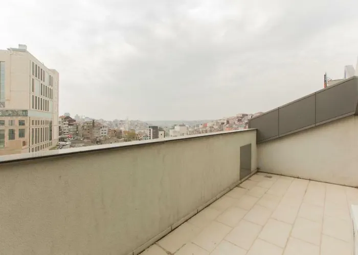 Cts Elysium Duplex Apt. 85 *